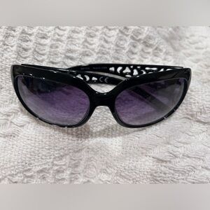 Foster Grant Black Sunglasses with Purple Tint